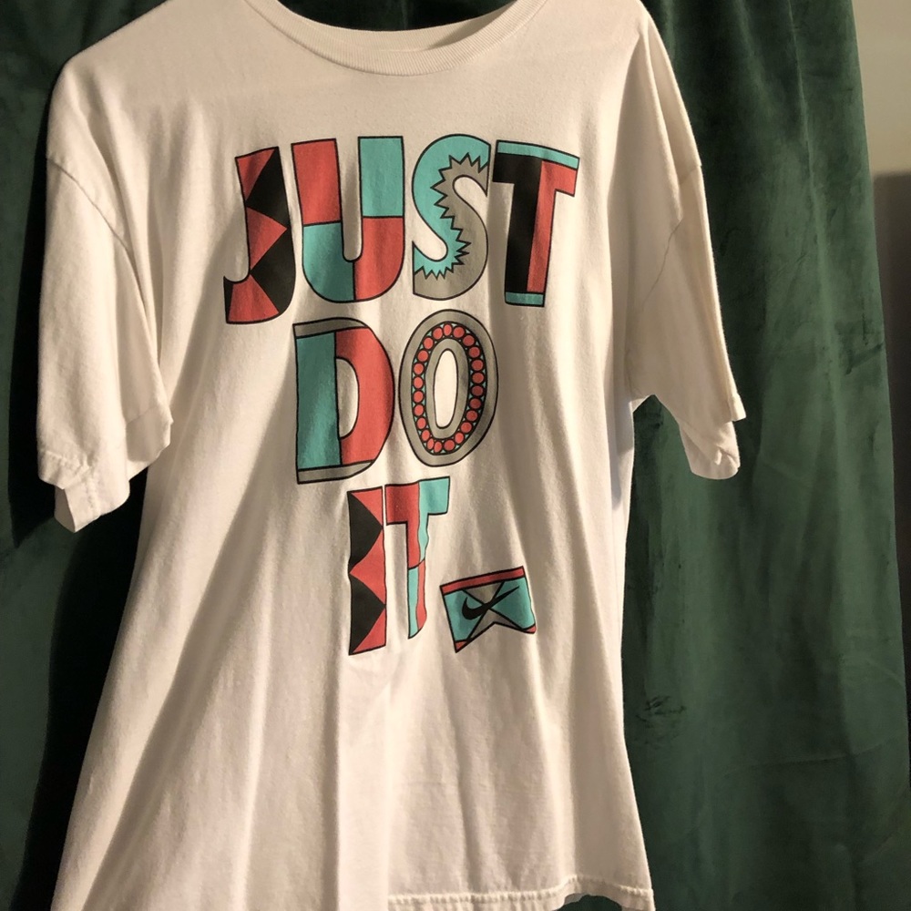 Graphic t shirt by Nike sb